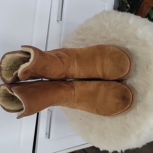 Chestnut ugg boots